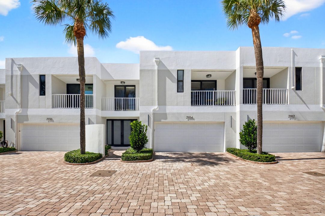 На продажу: $2,295,000 (3 спален, 3 ванн, 2461 Квадратных фут)