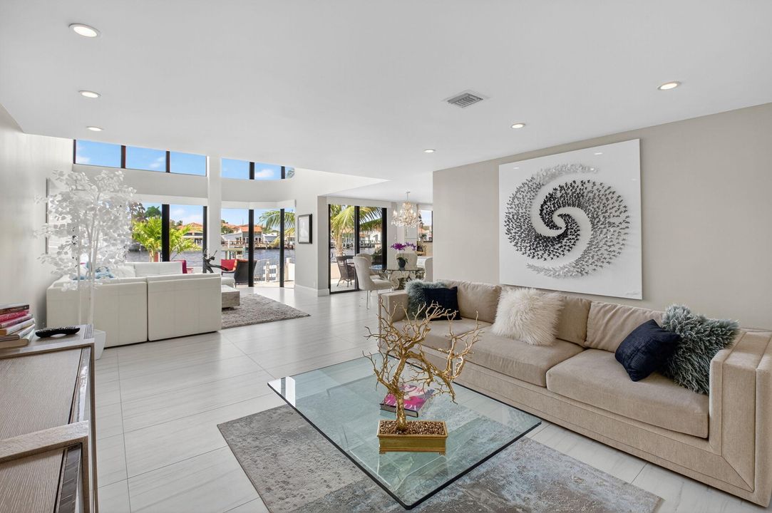 На продажу: $2,295,000 (3 спален, 3 ванн, 2461 Квадратных фут)