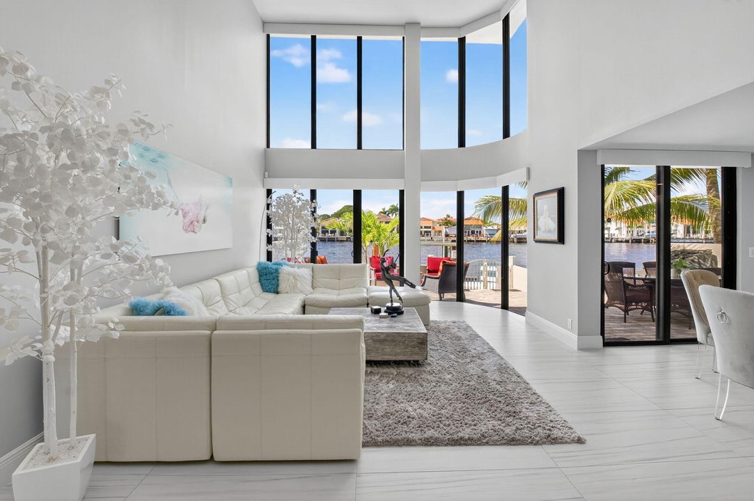 На продажу: $2,295,000 (3 спален, 3 ванн, 2461 Квадратных фут)