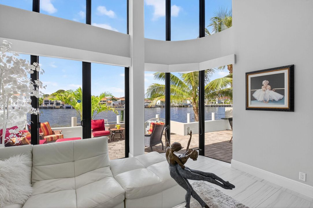 На продажу: $2,295,000 (3 спален, 3 ванн, 2461 Квадратных фут)