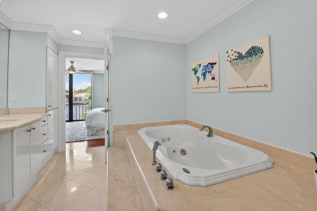 На продажу: $2,295,000 (3 спален, 3 ванн, 2461 Квадратных фут)