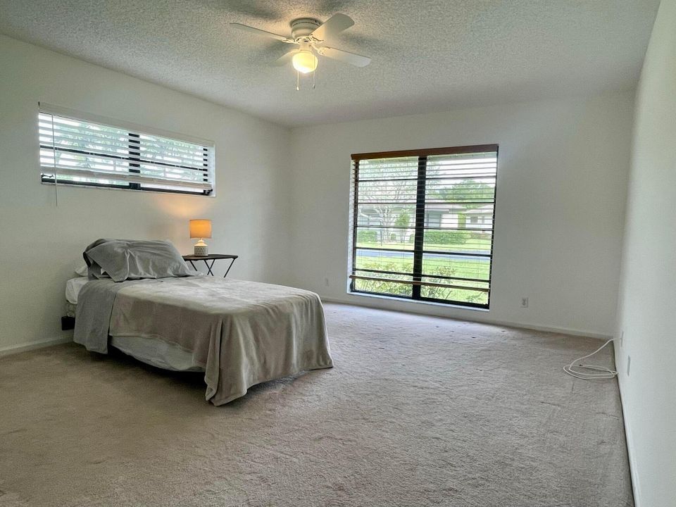 出租: $2,300 (2 贝兹, 2 浴室, 1400 平方英尺)