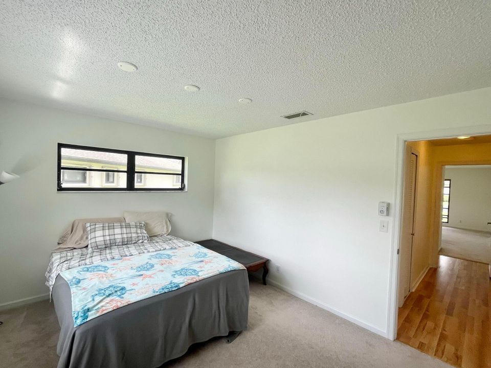 出租: $2,300 (2 贝兹, 2 浴室, 1400 平方英尺)