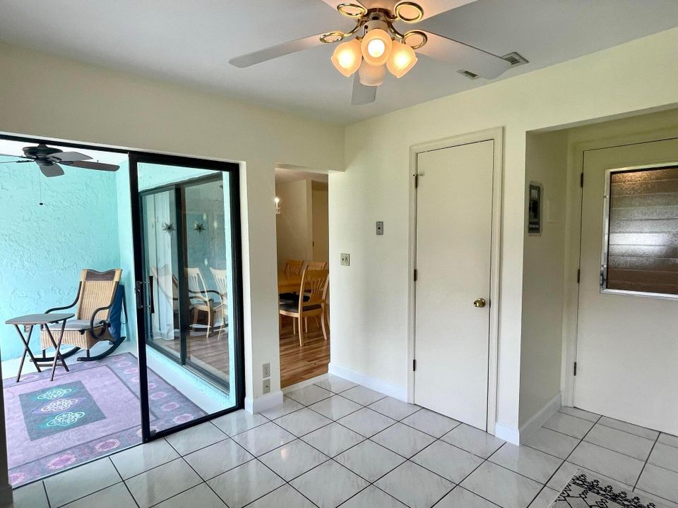 出租: $2,300 (2 贝兹, 2 浴室, 1400 平方英尺)