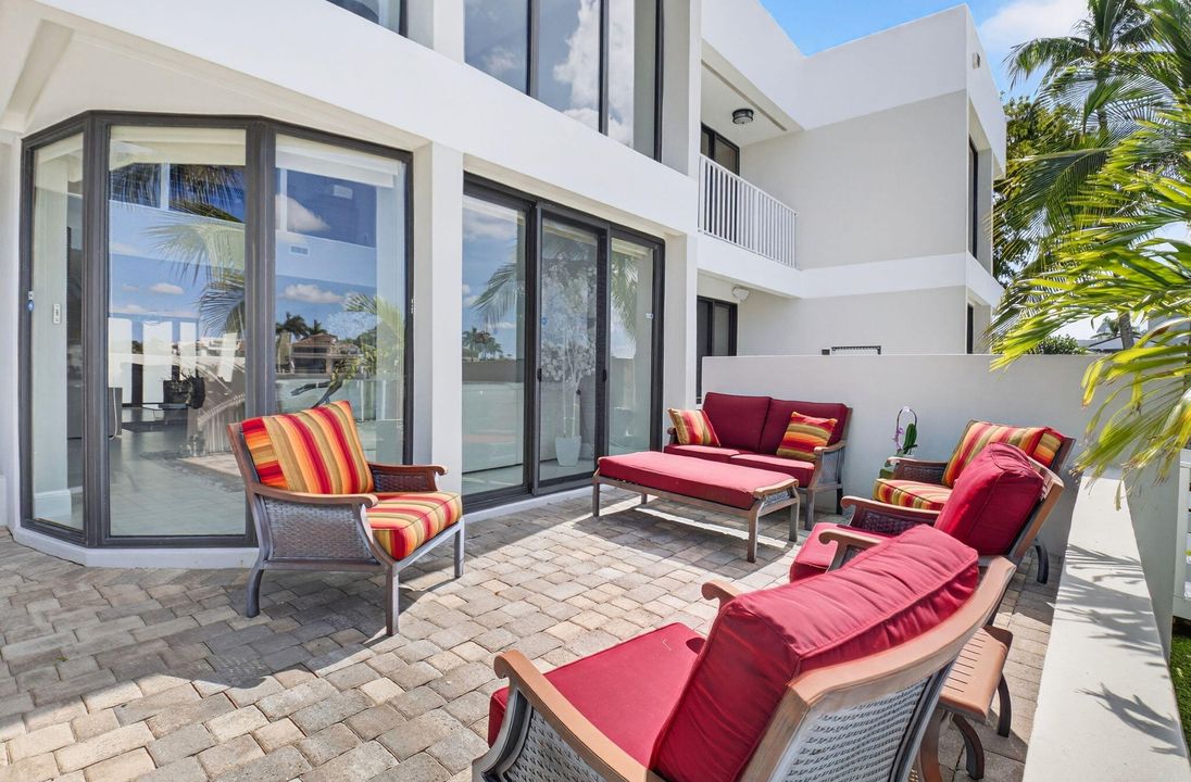 На продажу: $2,295,000 (3 спален, 3 ванн, 2461 Квадратных фут)