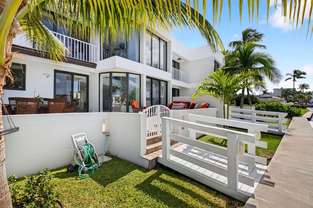 На продажу: $2,295,000 (3 спален, 3 ванн, 2461 Квадратных фут)