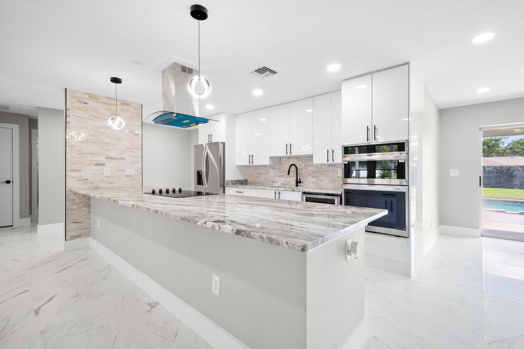 待售: $499,000 (4 贝兹, 2 浴室, 2110 平方英尺)