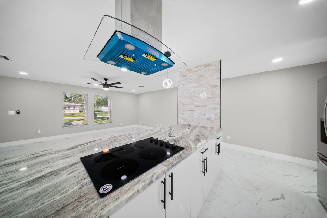 待售: $499,000 (4 贝兹, 2 浴室, 2110 平方英尺)