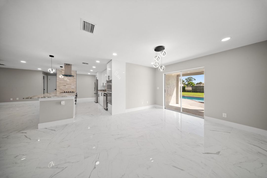 待售: $499,000 (4 贝兹, 2 浴室, 2110 平方英尺)