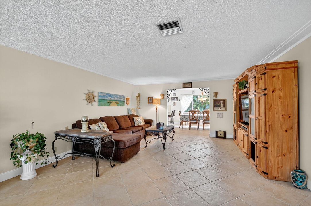 Active With Contract: $649,999 (3 beds, 2 baths, 1651 Square Feet)