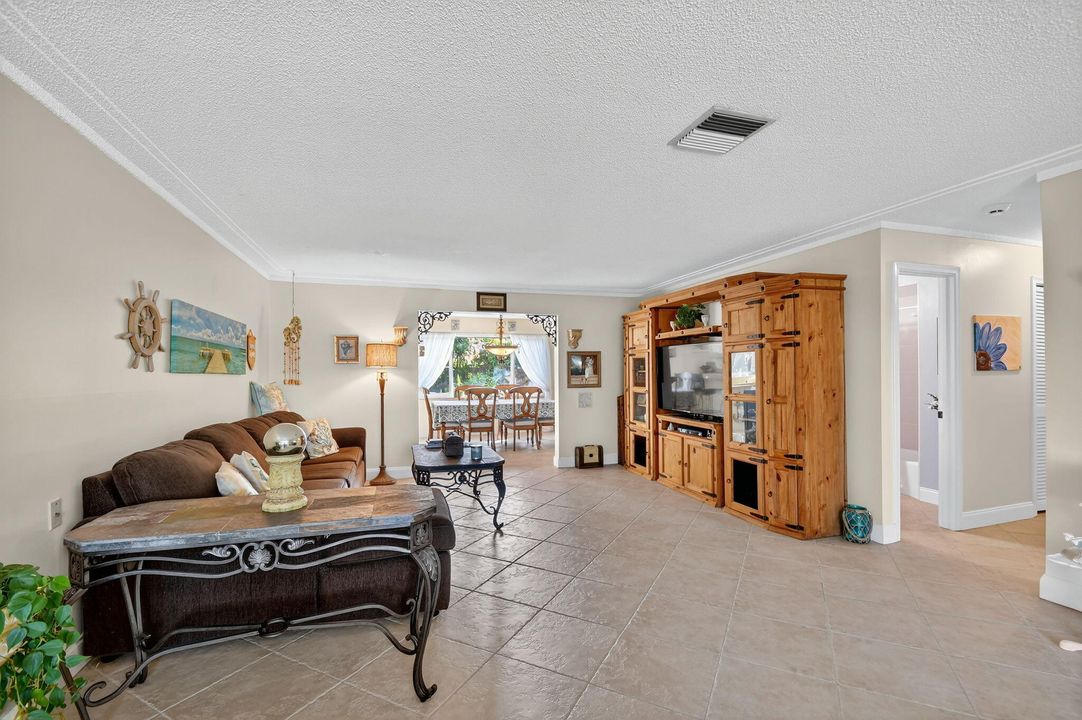 Active With Contract: $649,999 (3 beds, 2 baths, 1651 Square Feet)