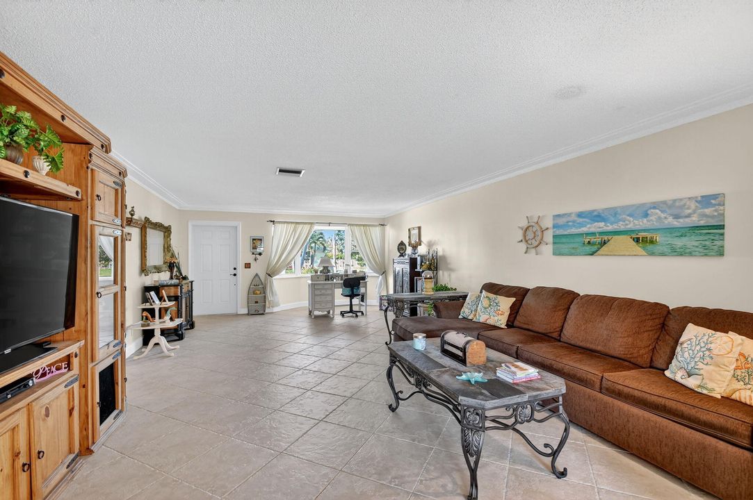 Active With Contract: $649,999 (3 beds, 2 baths, 1651 Square Feet)