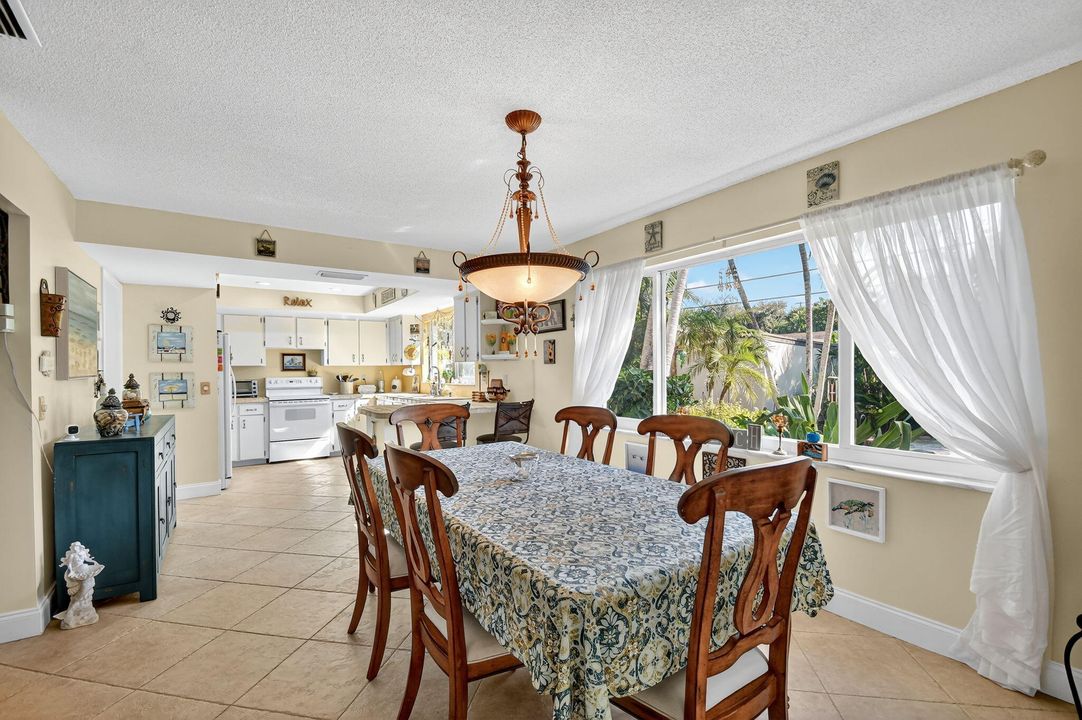 Active With Contract: $649,999 (3 beds, 2 baths, 1651 Square Feet)