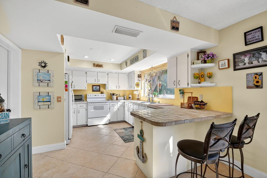 Active With Contract: $649,999 (3 beds, 2 baths, 1651 Square Feet)