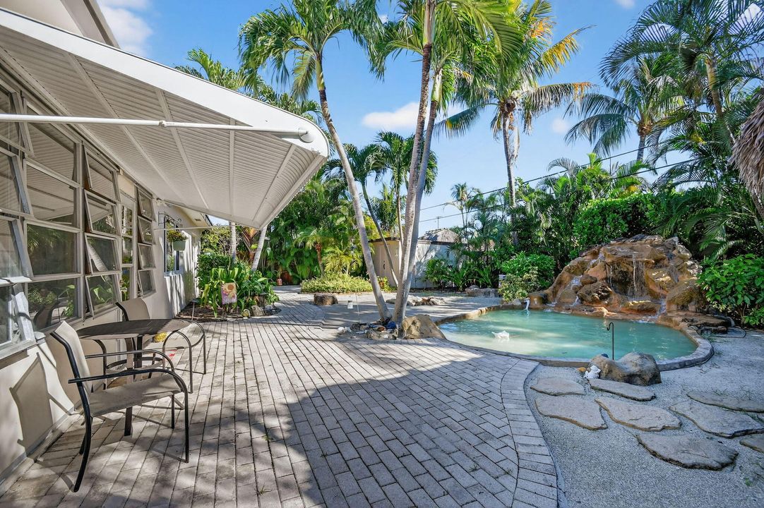 Active With Contract: $649,999 (3 beds, 2 baths, 1651 Square Feet)