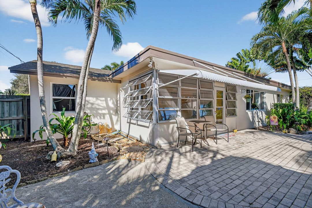 Active With Contract: $649,999 (3 beds, 2 baths, 1651 Square Feet)