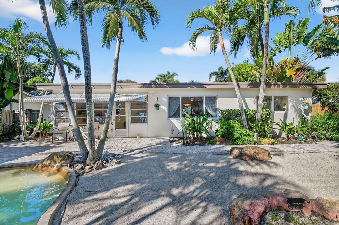 Active With Contract: $649,999 (3 beds, 2 baths, 1651 Square Feet)