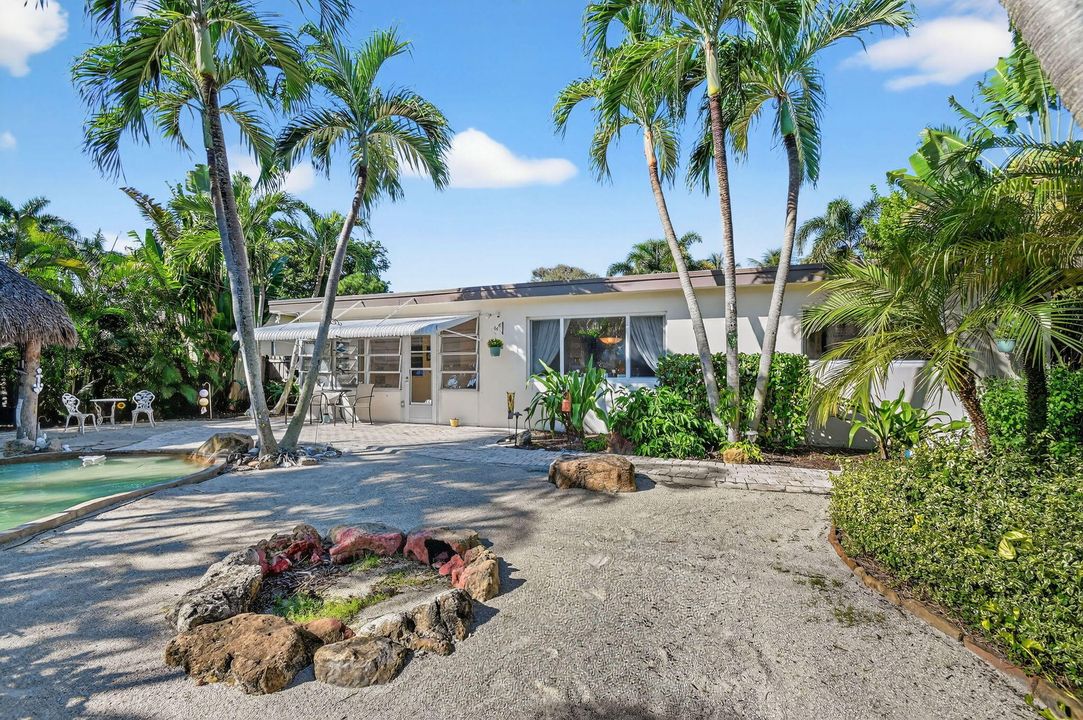 Active With Contract: $649,999 (3 beds, 2 baths, 1651 Square Feet)