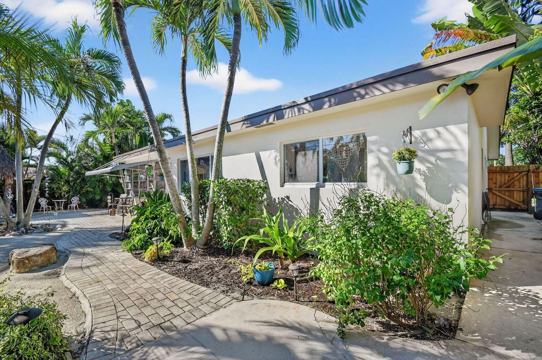 Active With Contract: $649,999 (3 beds, 2 baths, 1651 Square Feet)