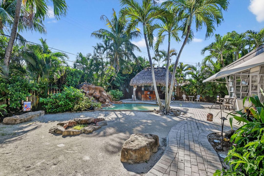 Active With Contract: $649,999 (3 beds, 2 baths, 1651 Square Feet)