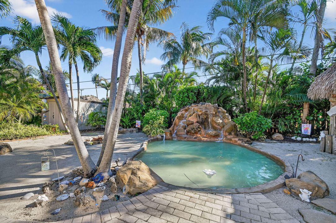 Active With Contract: $649,999 (3 beds, 2 baths, 1651 Square Feet)