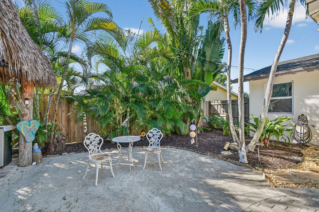 Active With Contract: $649,999 (3 beds, 2 baths, 1651 Square Feet)