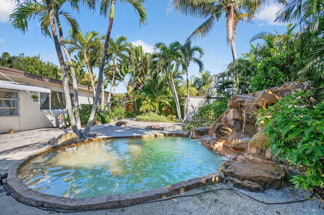 Active With Contract: $649,999 (3 beds, 2 baths, 1651 Square Feet)