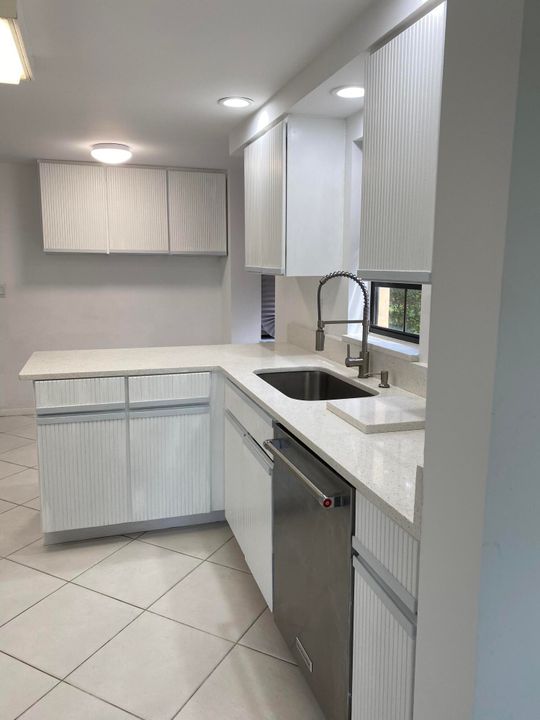 For Rent: $4,000 (3 beds, 2 baths, 1823 Square Feet)