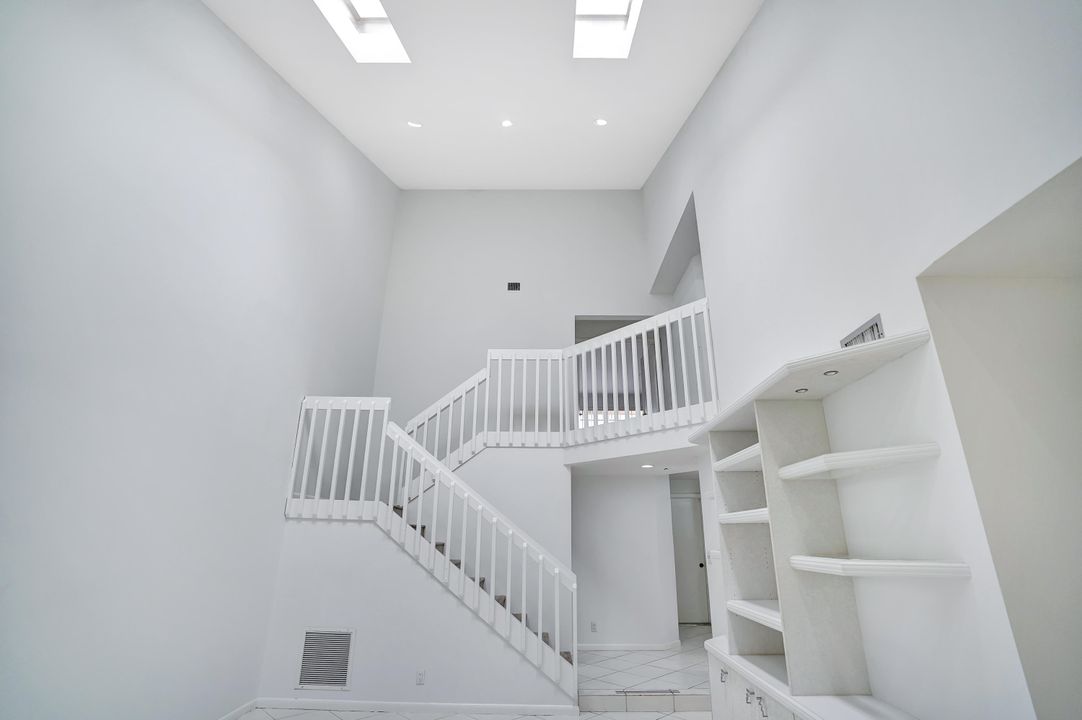 For Rent: $4,000 (3 beds, 2 baths, 1823 Square Feet)