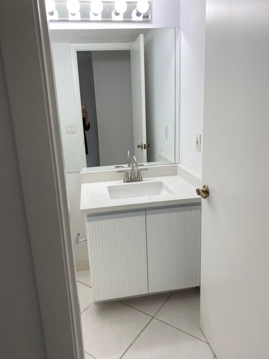 For Rent: $4,000 (3 beds, 2 baths, 1823 Square Feet)