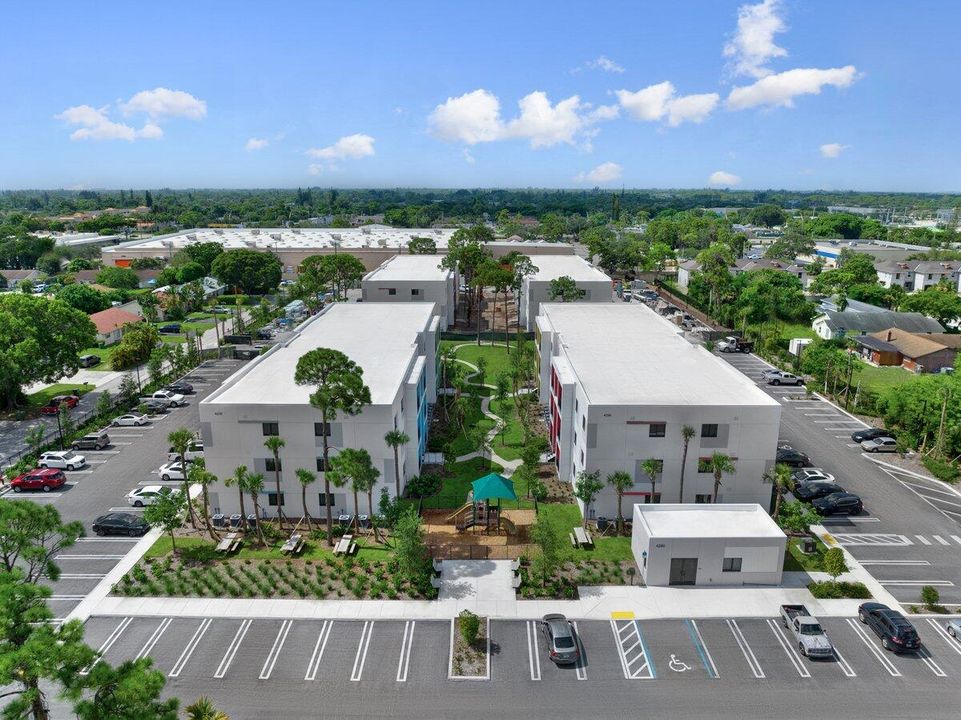 出租: $2,150 (2 贝兹, 2 浴室, 1100 平方英尺)