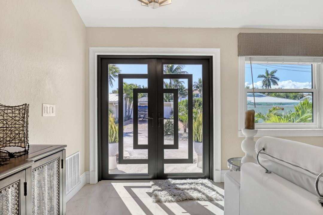 En Venta: $2,700,000 (3 camas, 2 baños, 2735 Pies cuadrados)