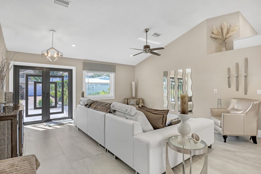 En Venta: $2,700,000 (3 camas, 2 baños, 2735 Pies cuadrados)