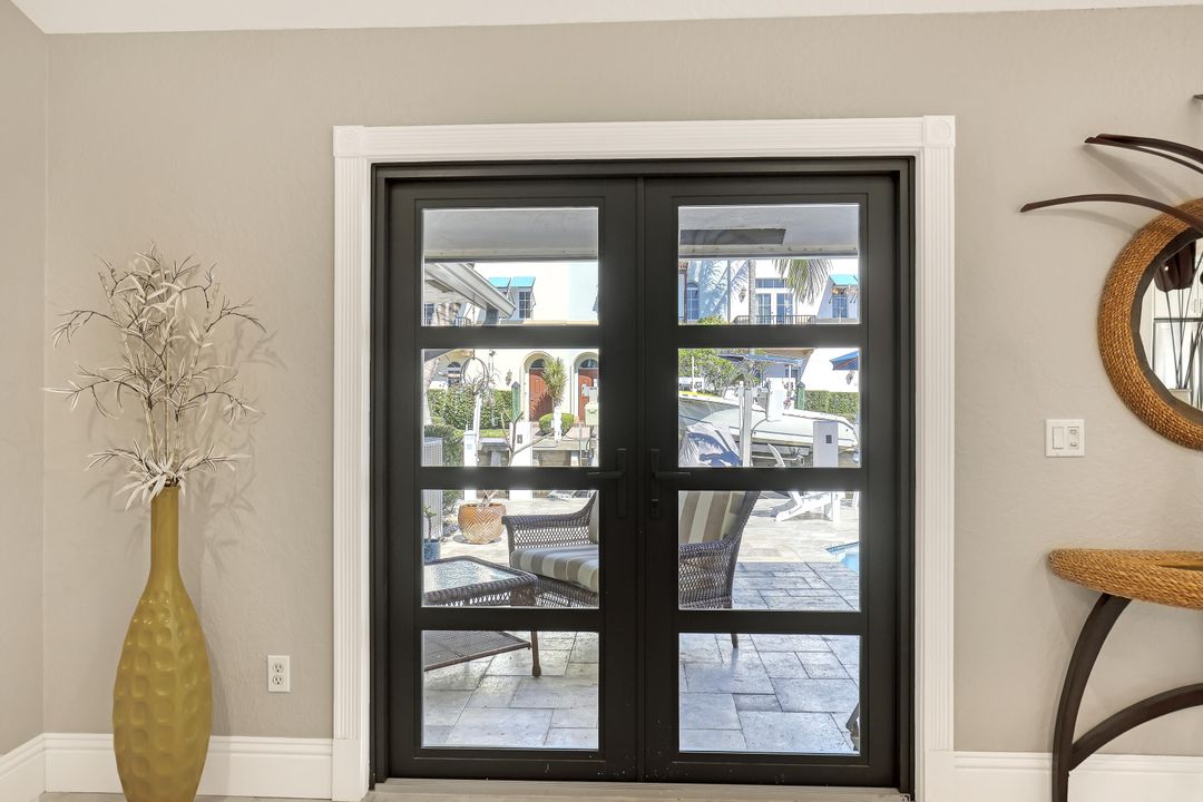 En Venta: $2,700,000 (3 camas, 2 baños, 2735 Pies cuadrados)