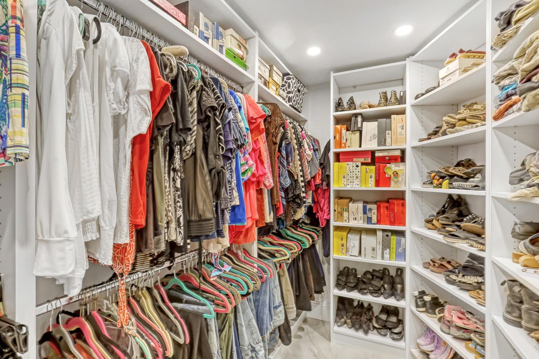 En Venta: $2,700,000 (3 camas, 2 baños, 2735 Pies cuadrados)