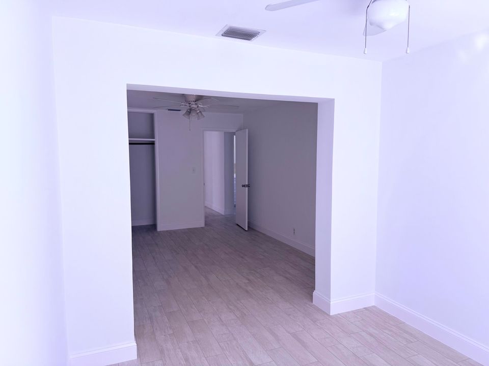 出租: $2,000 (2 贝兹, 1 浴室, 961 平方英尺)