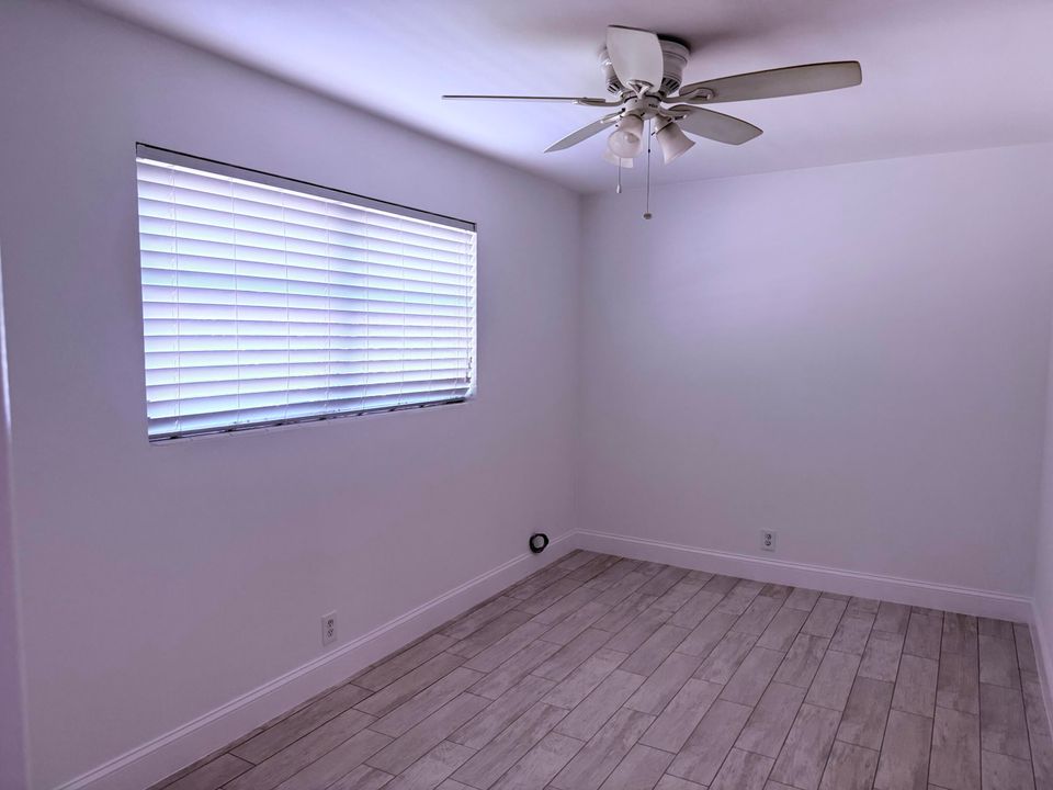 出租: $2,000 (2 贝兹, 1 浴室, 961 平方英尺)