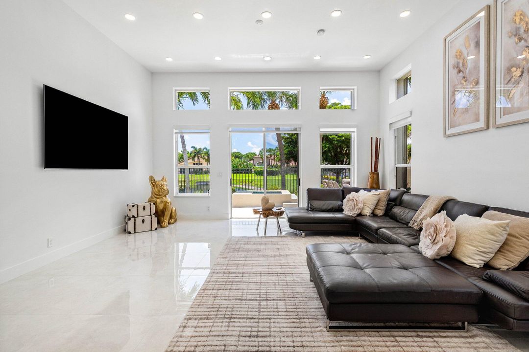 For Sale: $1,299,000 (3 beds, 2 baths, 2152 Square Feet)