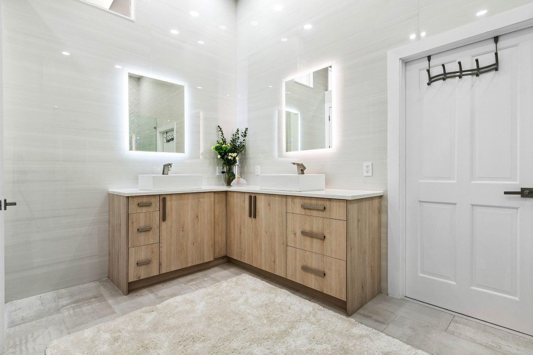 For Sale: $1,299,000 (3 beds, 2 baths, 2152 Square Feet)