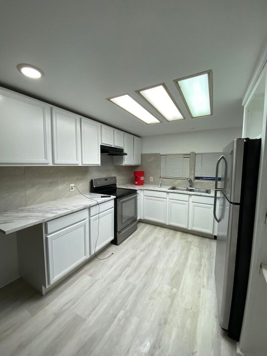 待售: $33,000 (2 贝兹, 2 浴室, 1200 平方英尺)