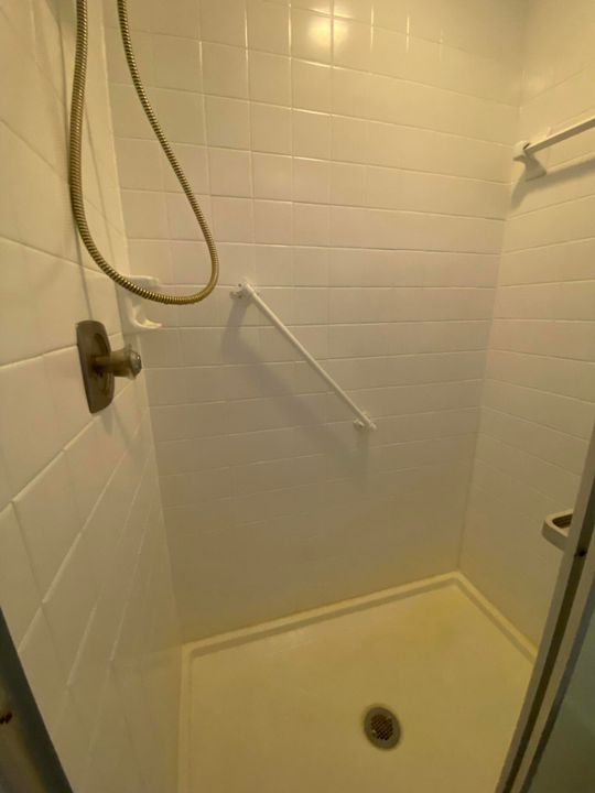 待售: $33,000 (2 贝兹, 2 浴室, 1200 平方英尺)