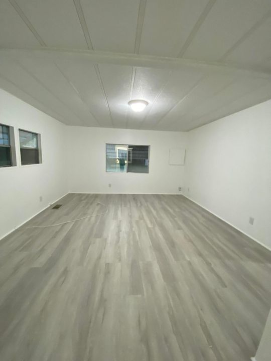 待售: $33,000 (2 贝兹, 2 浴室, 1200 平方英尺)