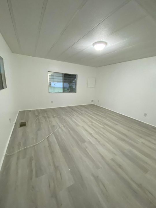 待售: $33,000 (2 贝兹, 2 浴室, 1200 平方英尺)