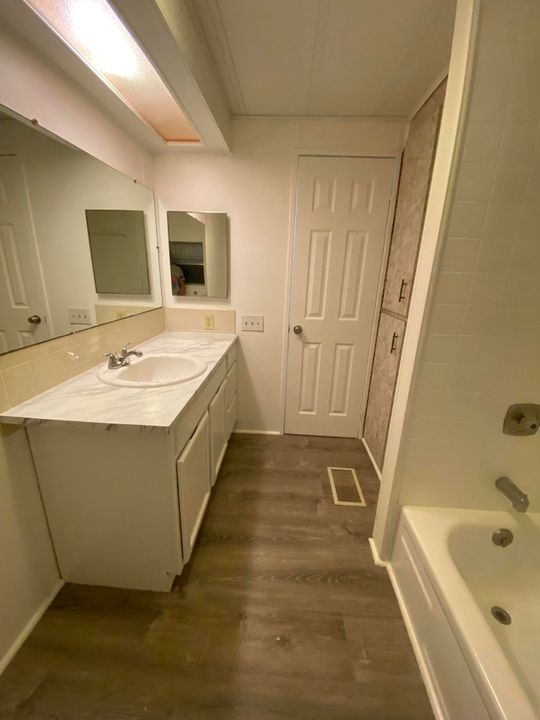 待售: $33,000 (2 贝兹, 2 浴室, 1200 平方英尺)