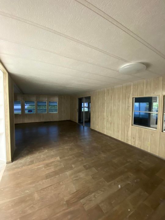 待售: $33,000 (2 贝兹, 2 浴室, 1200 平方英尺)