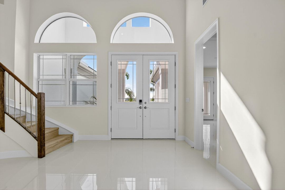 For Rent: $5,300 (5 beds, 4 baths, 4099 Square Feet)