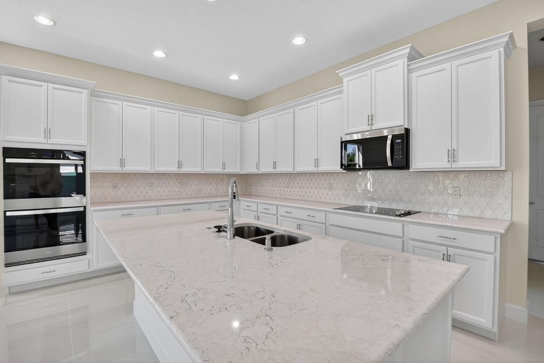 For Rent: $5,300 (5 beds, 4 baths, 4099 Square Feet)