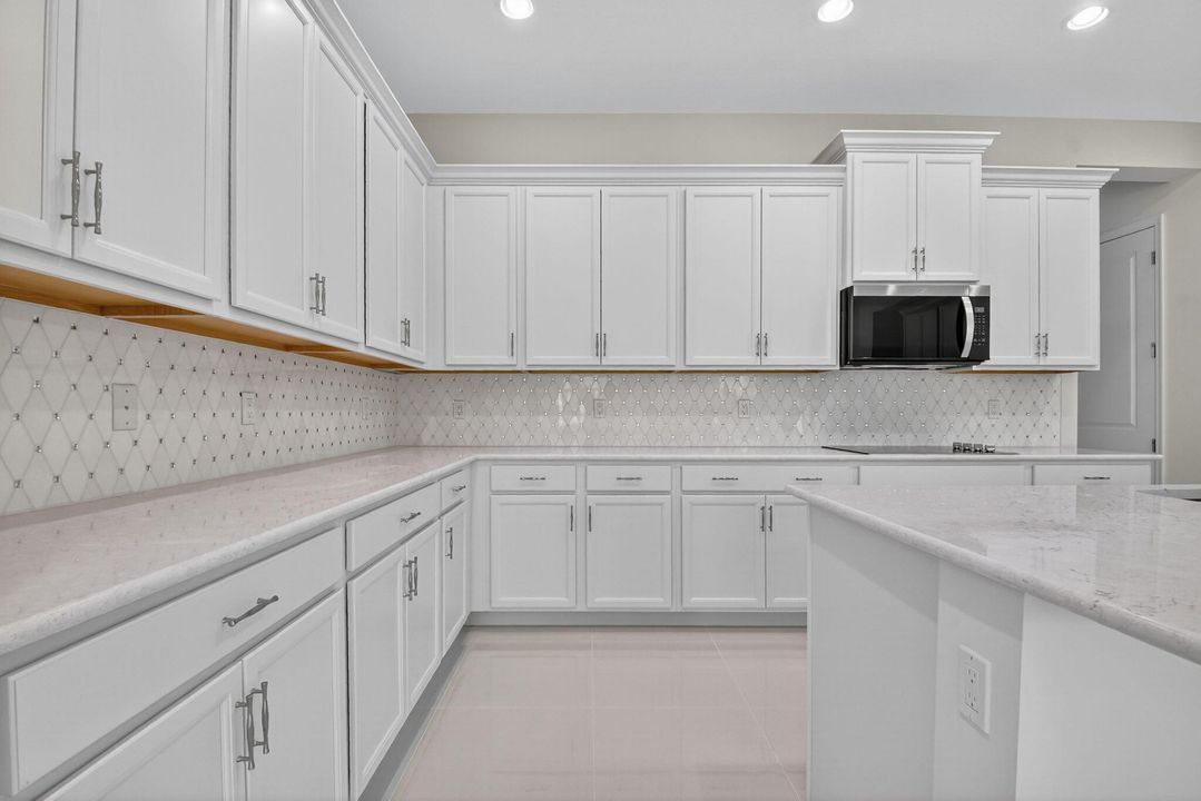 For Rent: $5,300 (5 beds, 4 baths, 4099 Square Feet)