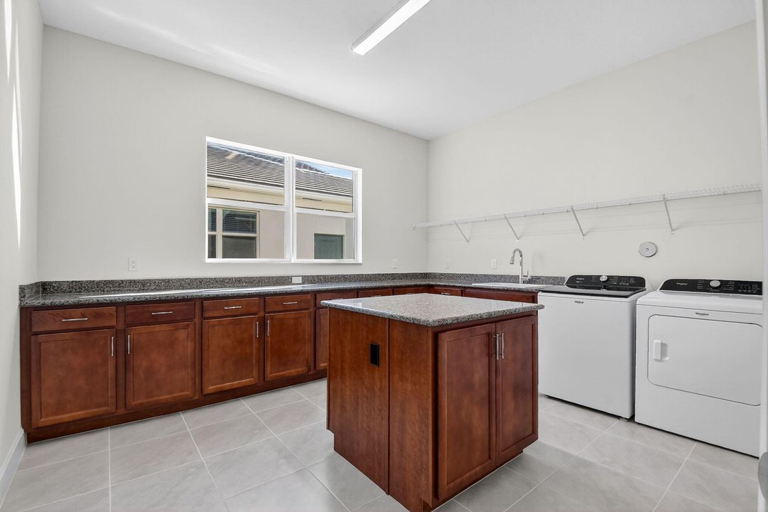 For Rent: $5,300 (5 beds, 4 baths, 4099 Square Feet)