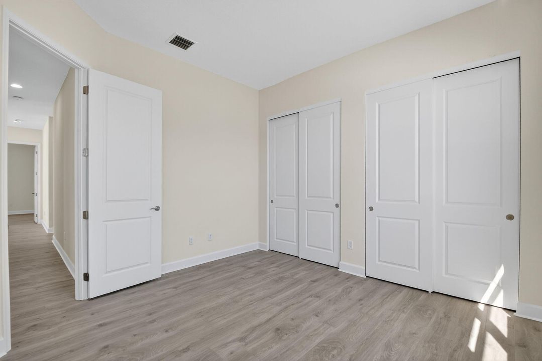 For Rent: $5,300 (5 beds, 4 baths, 4099 Square Feet)